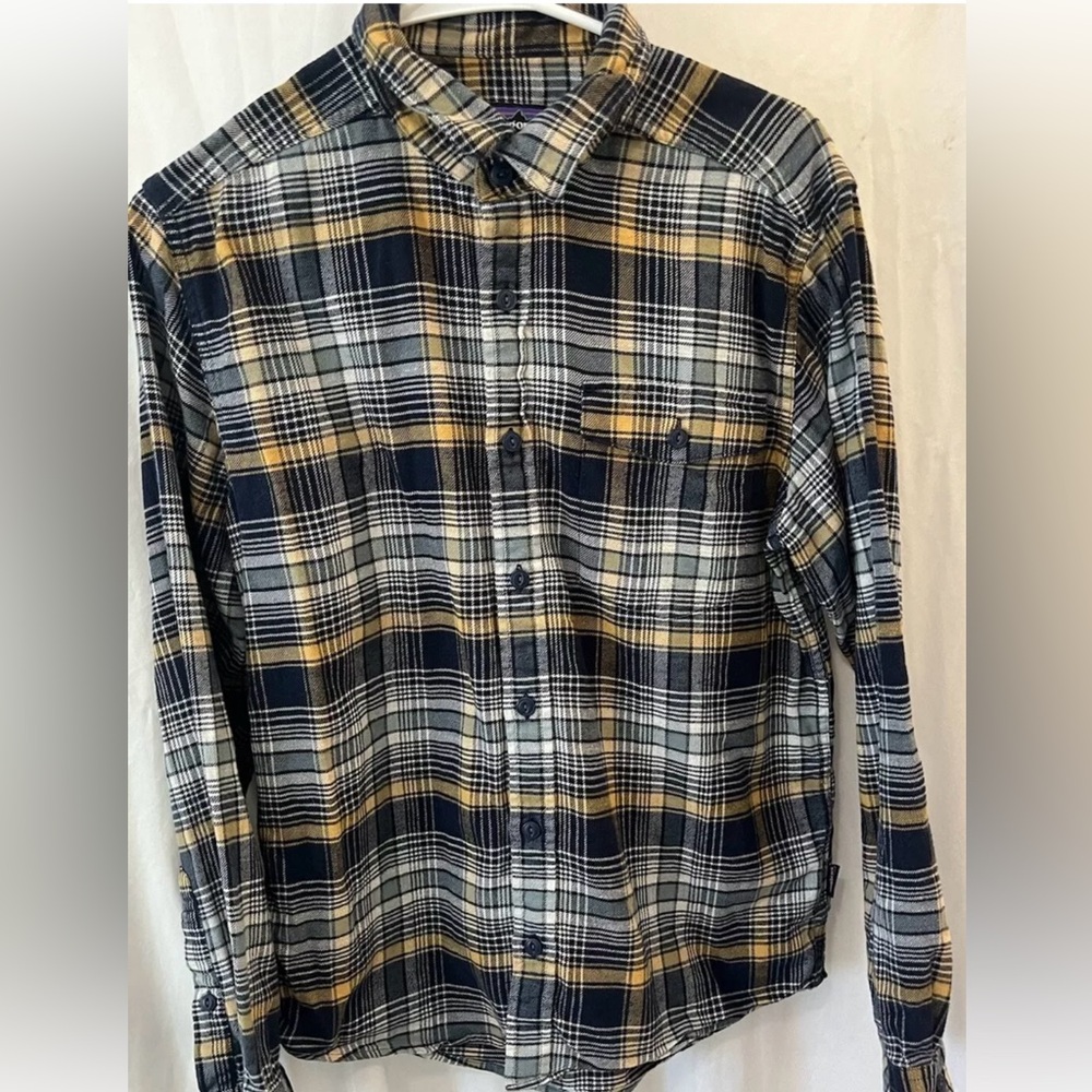 Patagonia Men's Long-Sleeved Flannel  Shirt Size Small Organic Cotton Classic